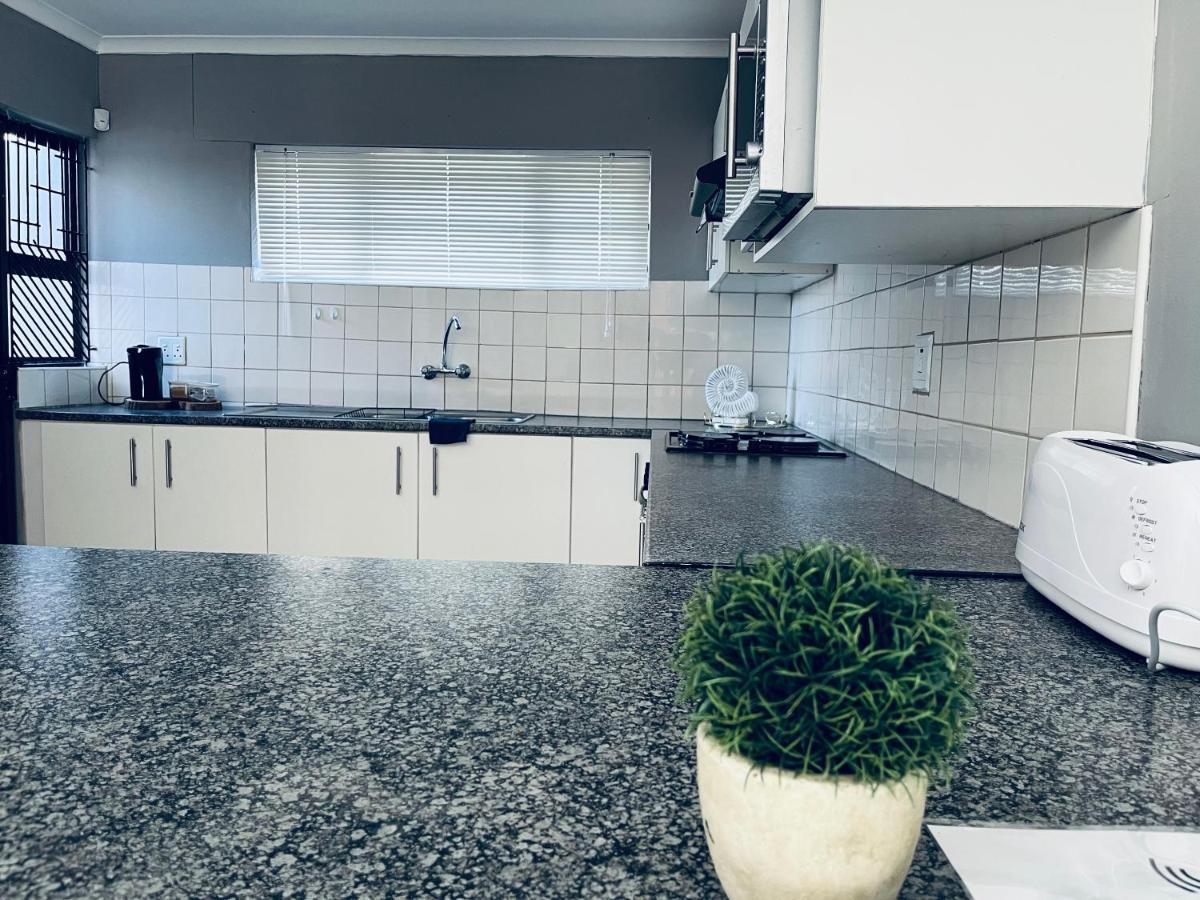 Апартаменти Otis Self Catering Волфіш-Бей Екстер'єр фото