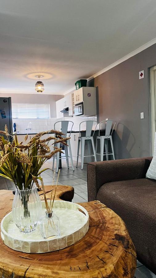 Апартаменти Otis Self Catering Волфіш-Бей Екстер'єр фото