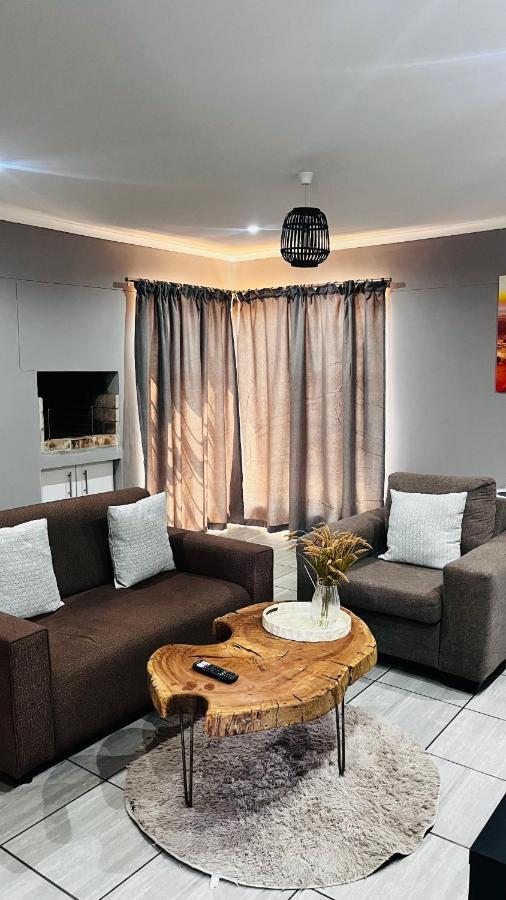 Апартаменти Otis Self Catering Волфіш-Бей Екстер'єр фото